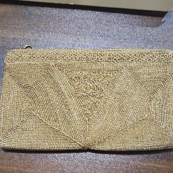Luxurious Gold Beaded Wristlet - Picture 4 of 12